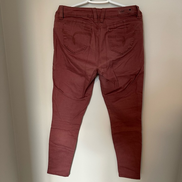 Wanna betta butt? Ankle Jeans - Picture 3 of 3